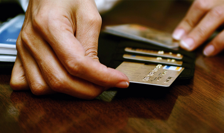cardurile de credit comisioane subversiv
